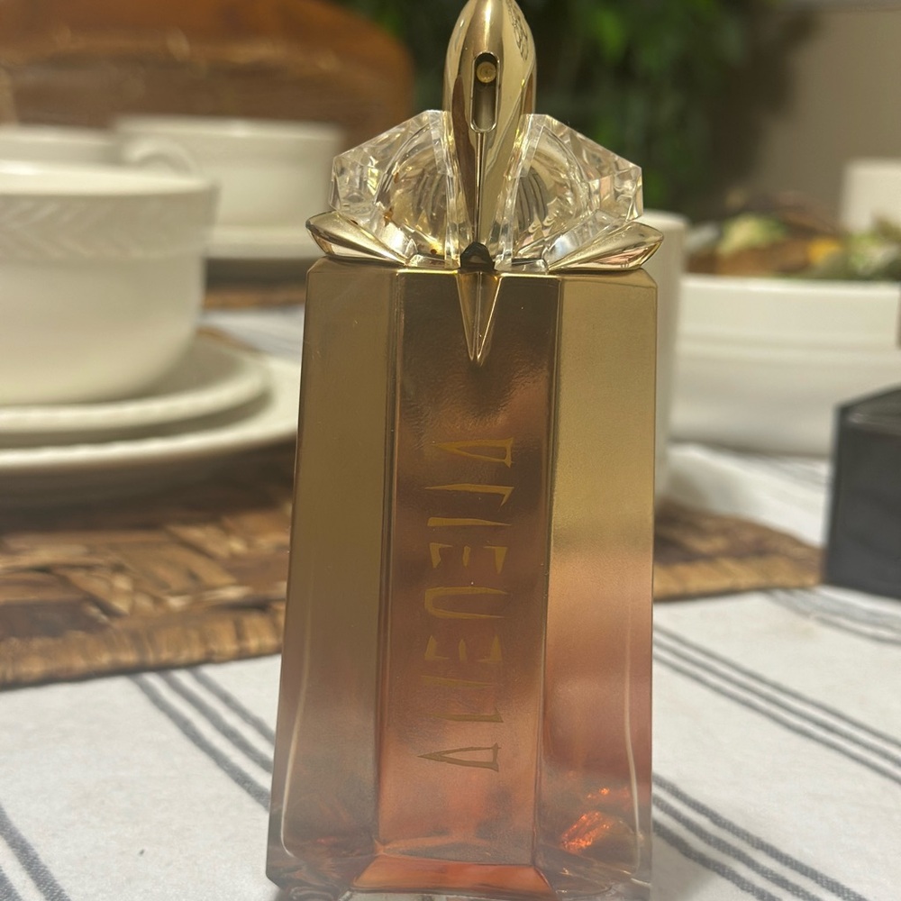 Mugler alien goddess intense